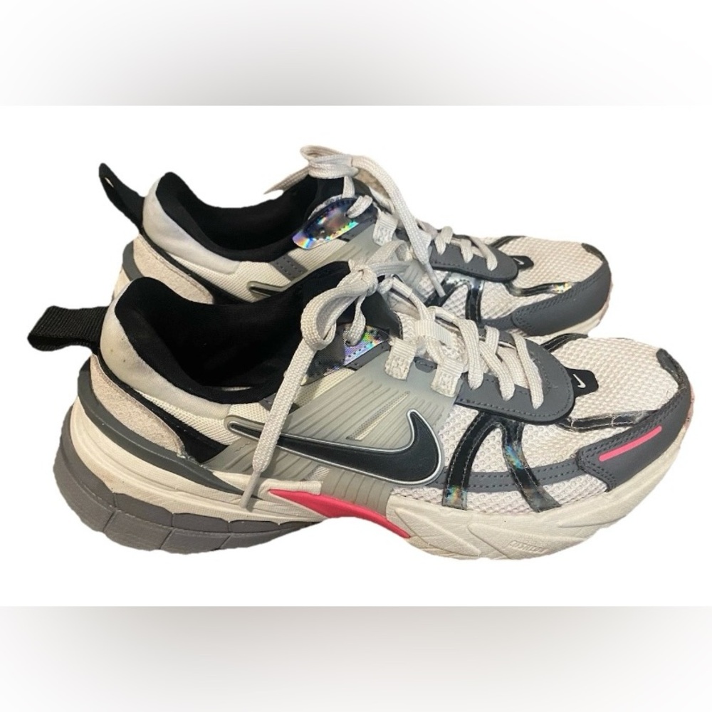 Nike V2K Run Gray Pink Year of the Dragon Sneakers Women’s Size 8.5 FZ5061-100